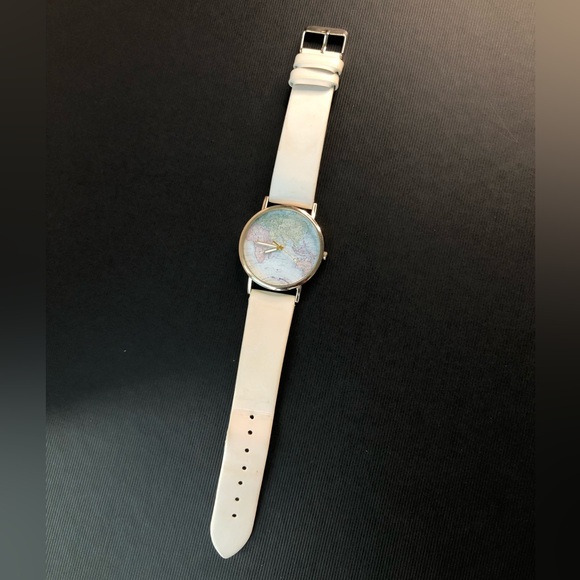 Retro Wanderlust World Map Watch with White Band - Picture 2 of 4